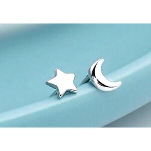 Asymmetric White Gold Plated S925 Moon and Star Stud Earrings, 0.5cm‎